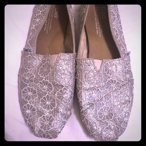 Silver Lace Toms